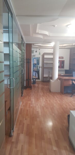 Sector 6 Oferim spre inchiriere spatiu pentru birouri 224,65 mp.